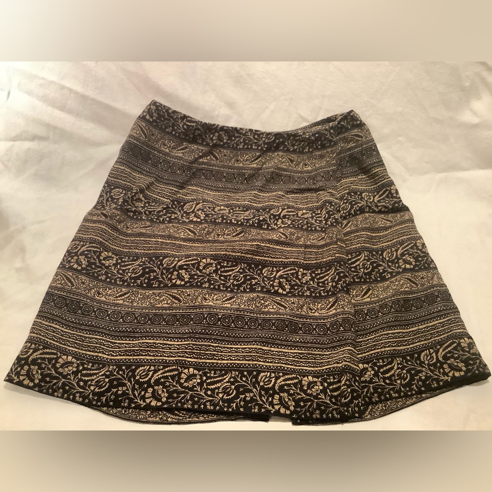 Stylish Chaus Rayon Skirt  Size 8P